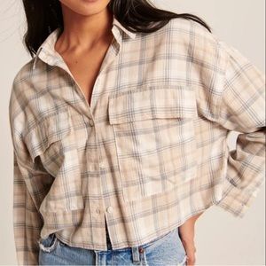 90s Cropped Boxy Flannel Button-Up Shirt size XS